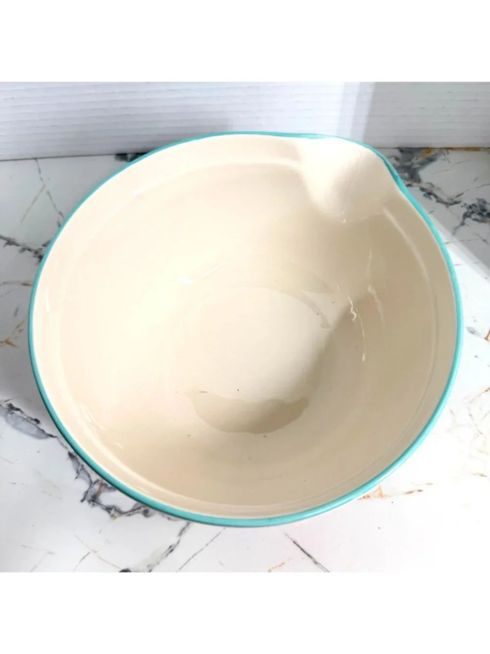 The Pioneer Woman Wishful Winter Large Ceramic Mixing Bowl with Spout, med size